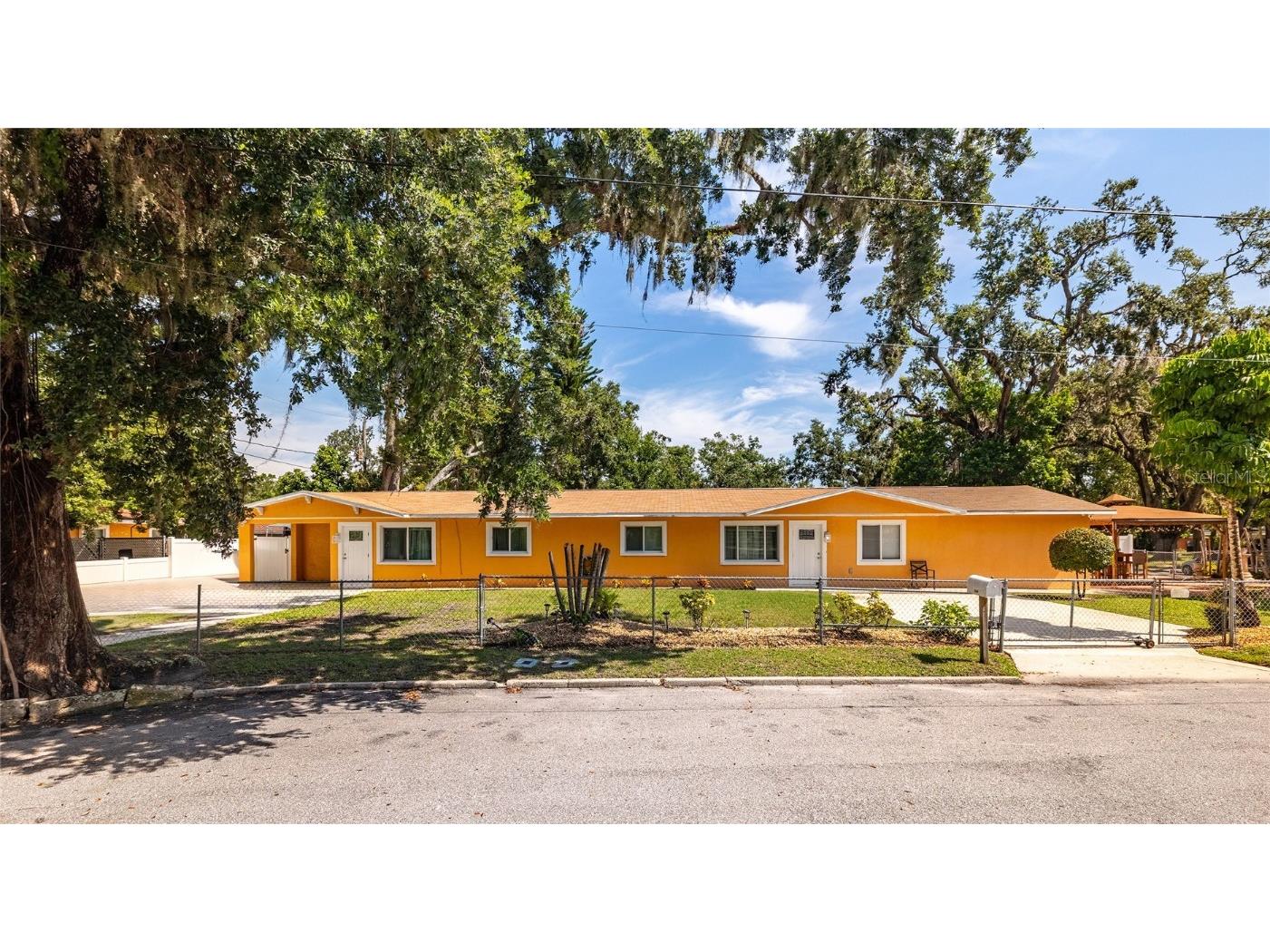 1731 & 1735 4th Avenue E Bradenton FL 34208 A4668748 image1