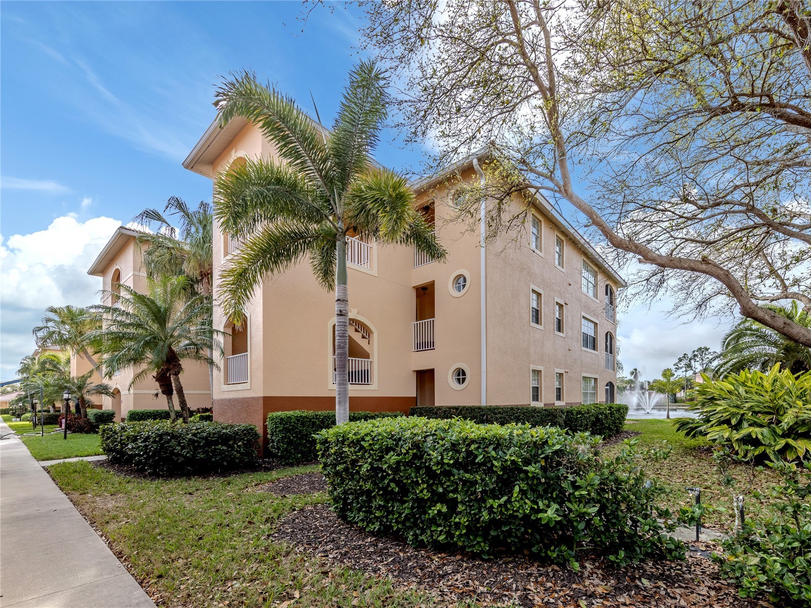1731 Auburn Lakes Drive #24 Venice FL 34292 N6143116 image1