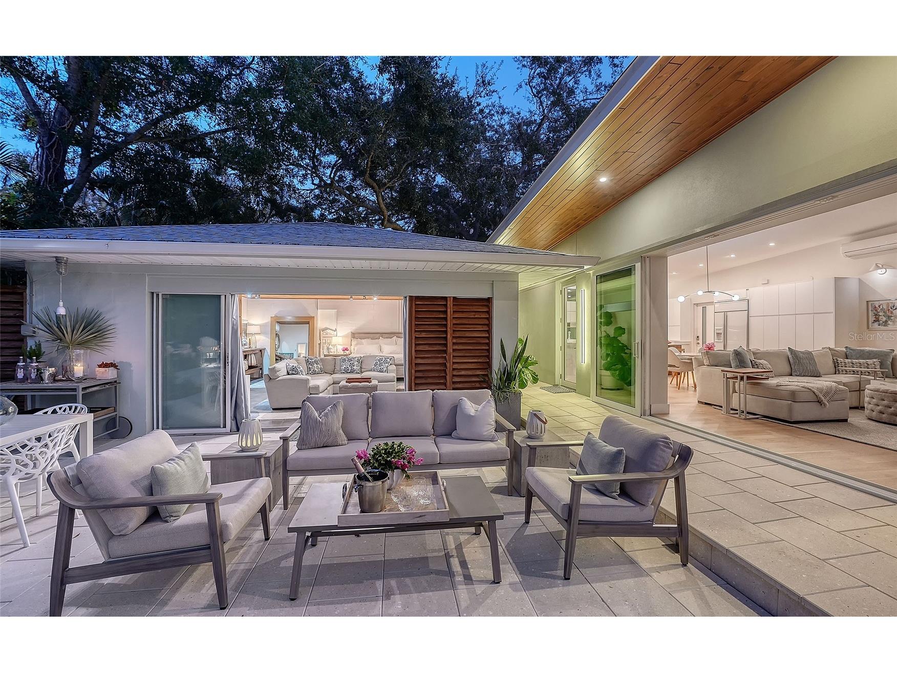 1731 Cunliff Lane Sarasota FL 34239 A4684577 image16