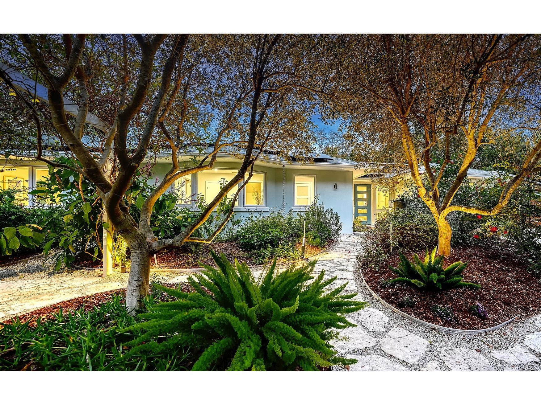 1731 Cunliff Lane Sarasota FL 34239 A4684577 image2