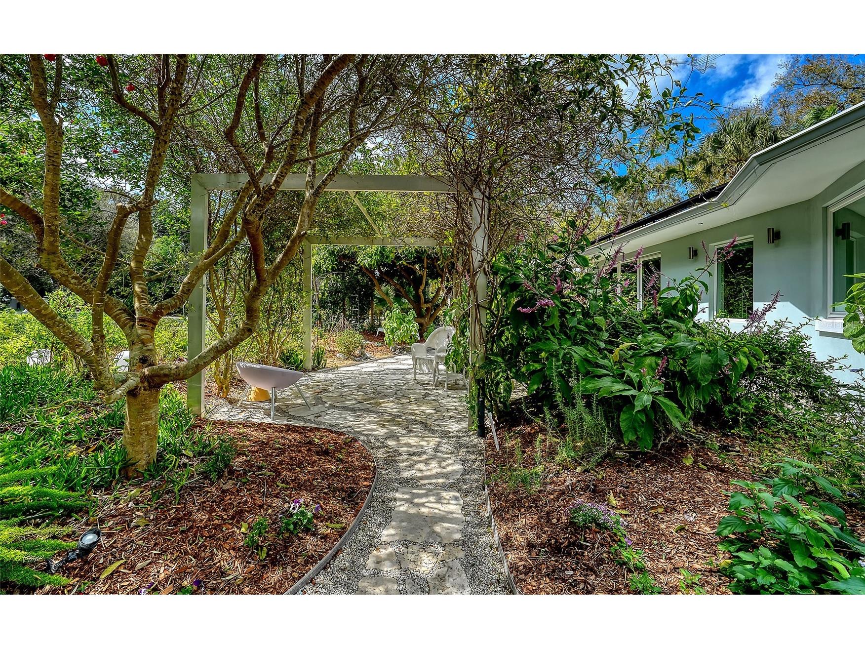 1731 Cunliff Lane Sarasota FL 34239 A4684577 image50