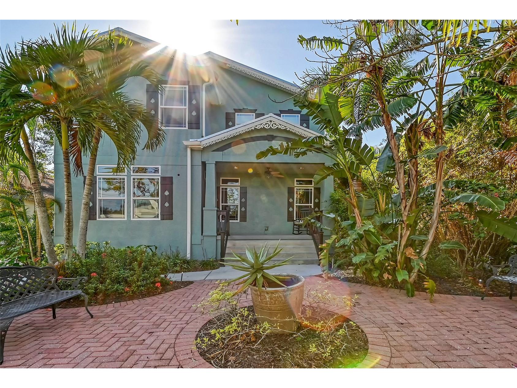 1732 Hillview Street Sarasota FL 34239 A4676290 image1