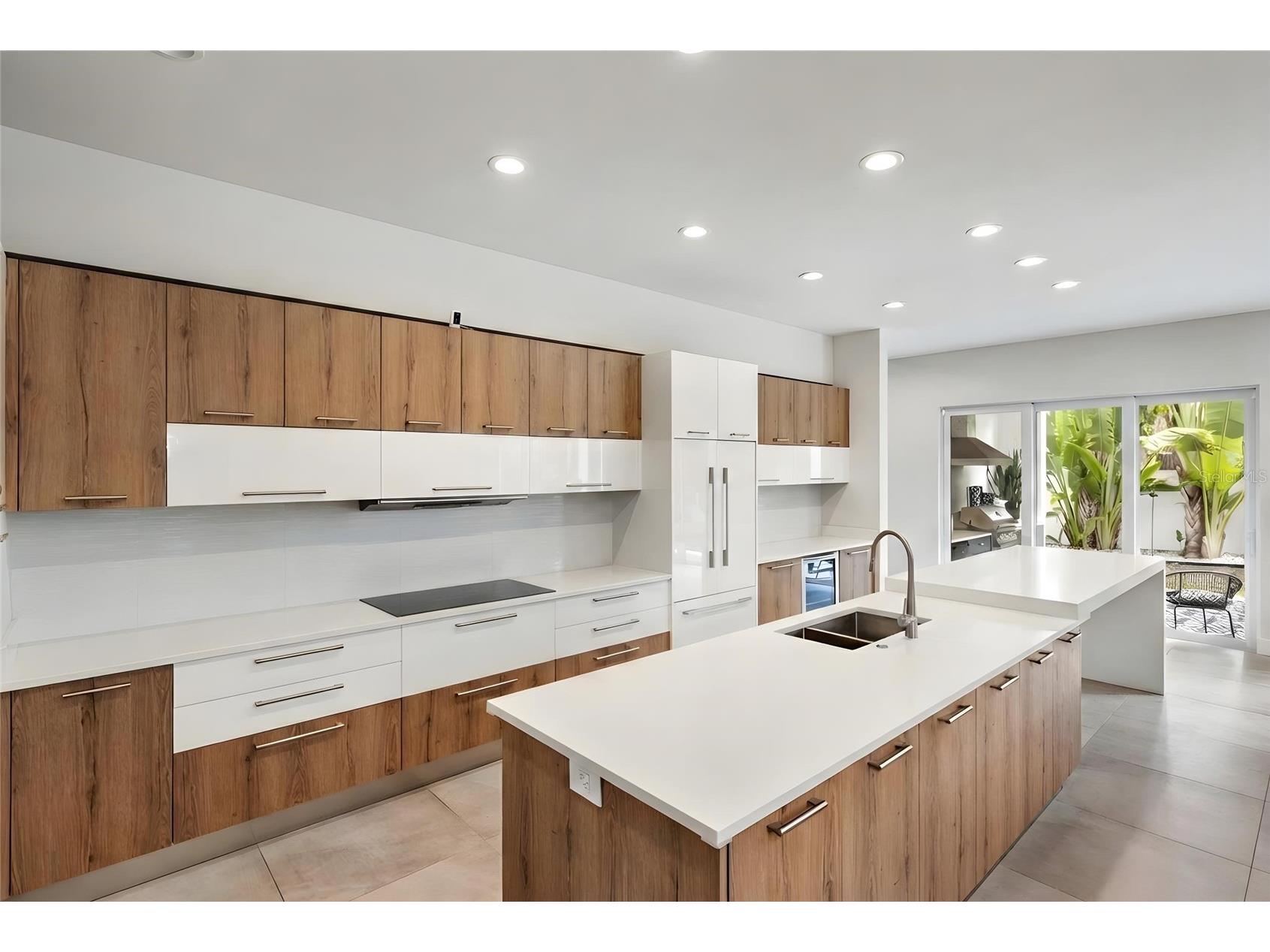 1732 Shoreland Drive Sarasota FL 34239 A4682616 image17