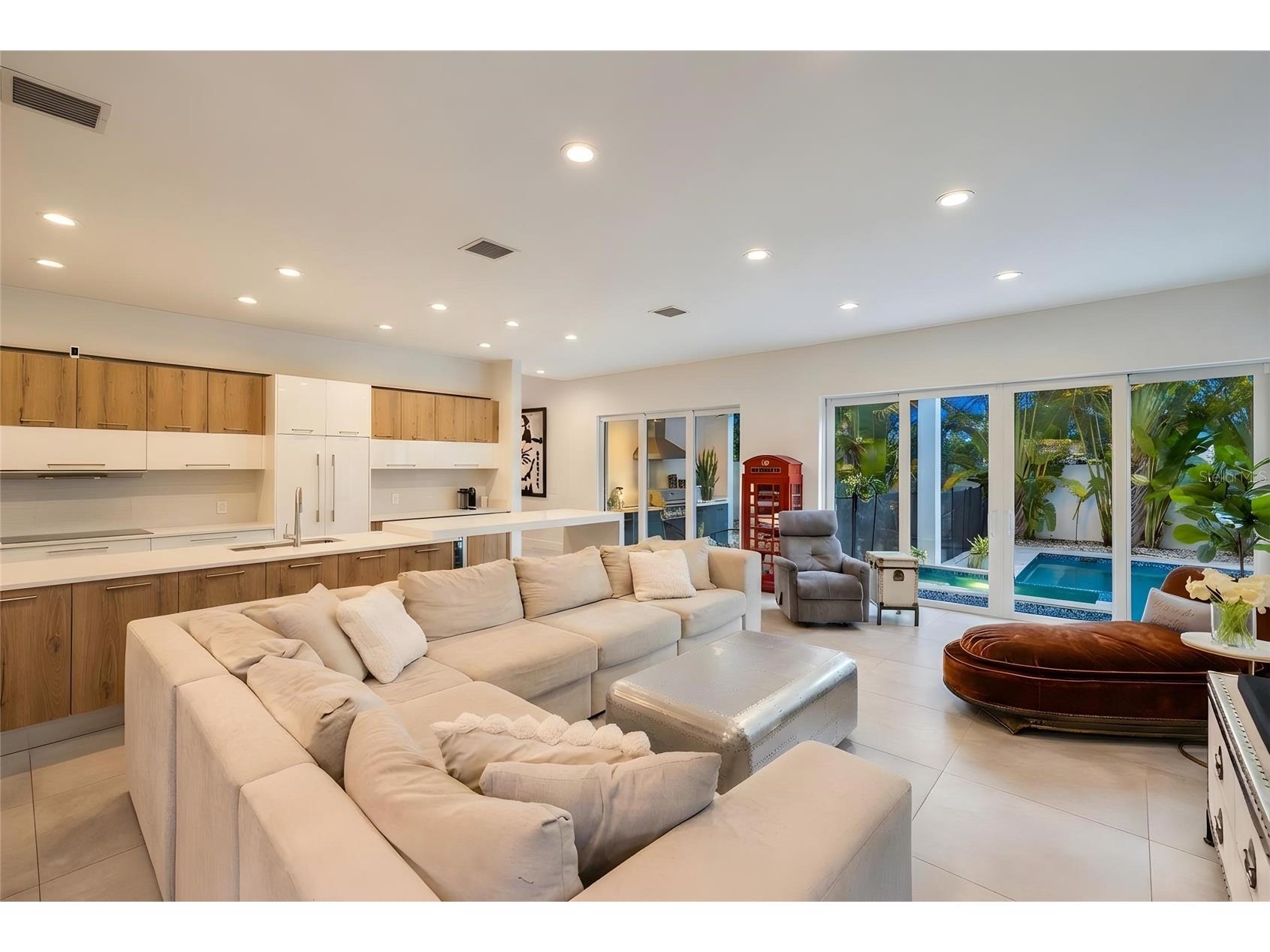 1732 Shoreland Drive Sarasota FL 34239 A4682616 image22