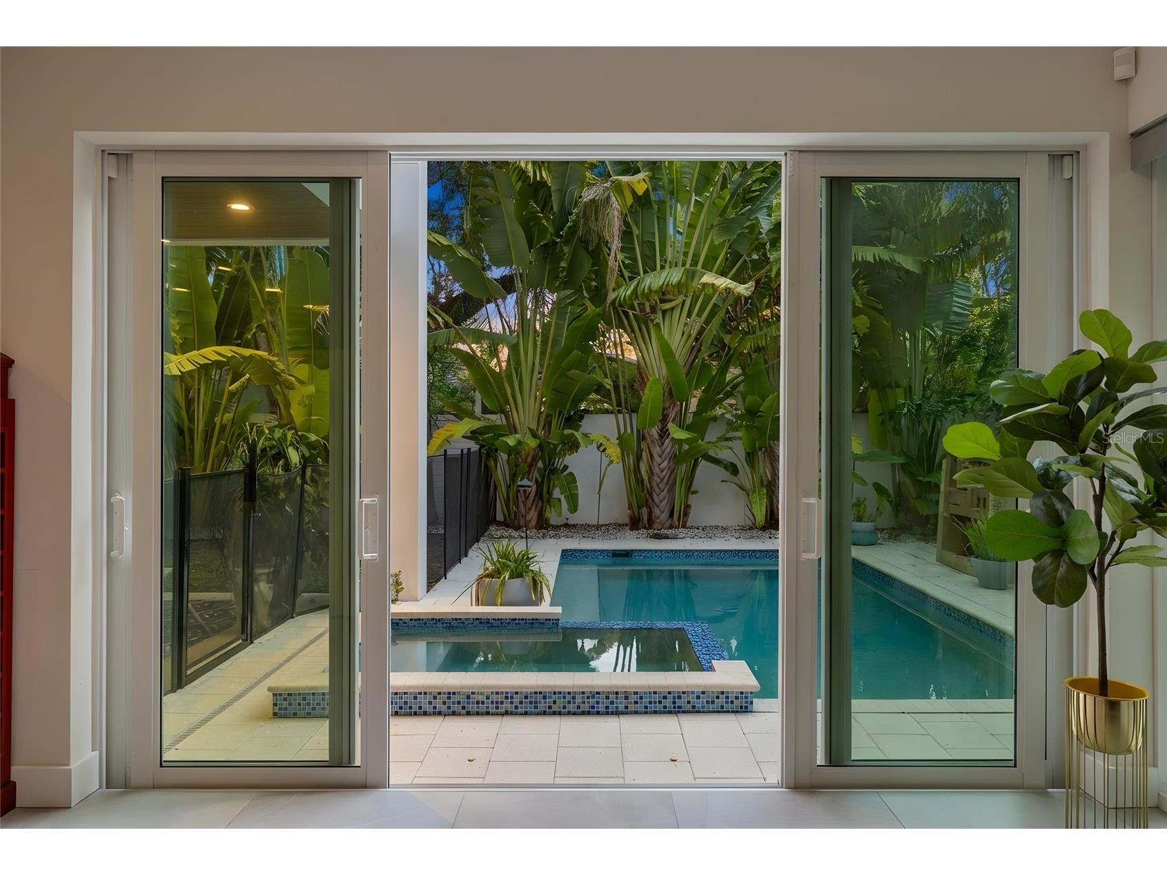 1732 Shoreland Drive Sarasota FL 34239 A4682616 image24