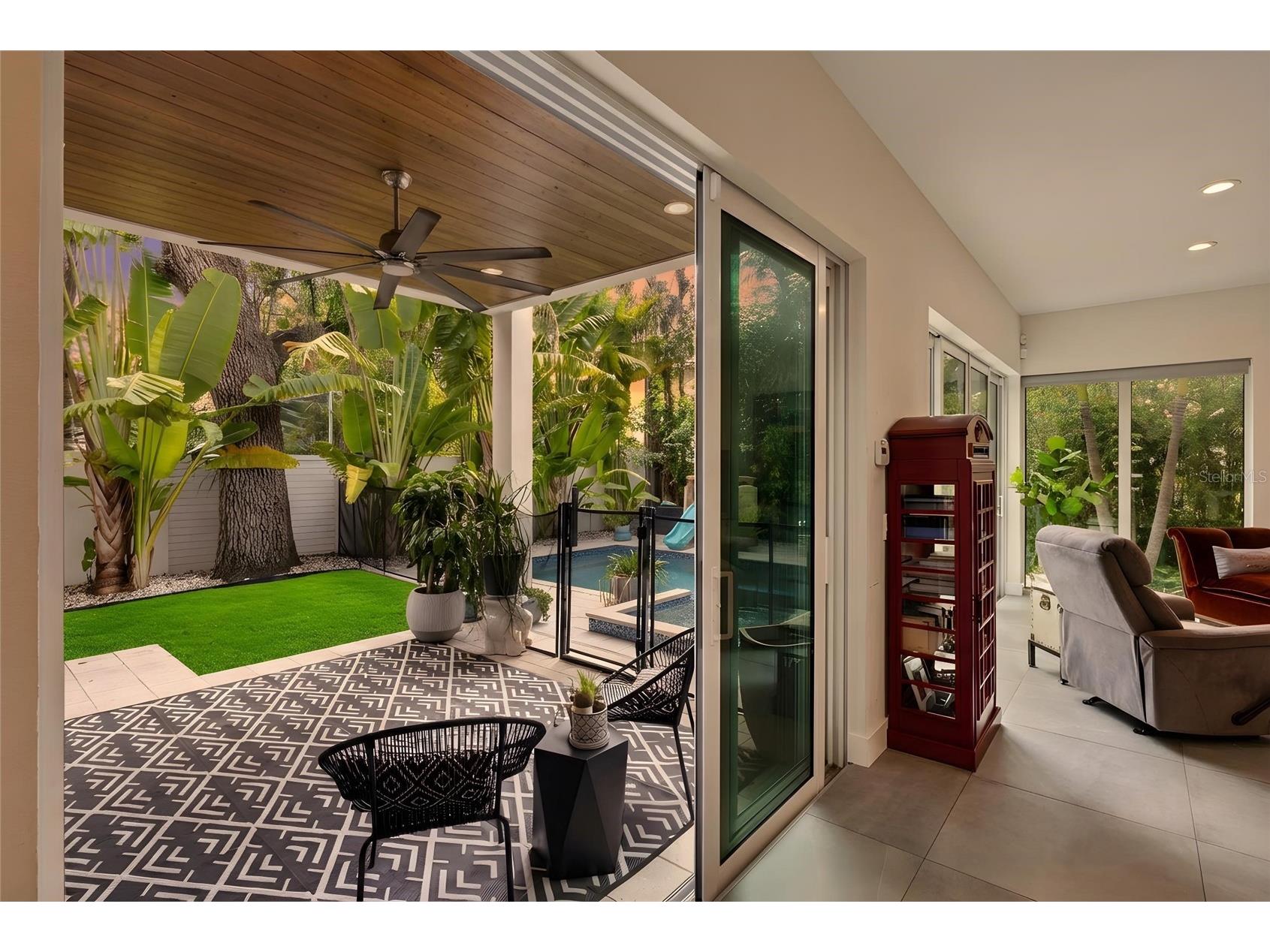 1732 Shoreland Drive Sarasota FL 34239 A4682616 image25