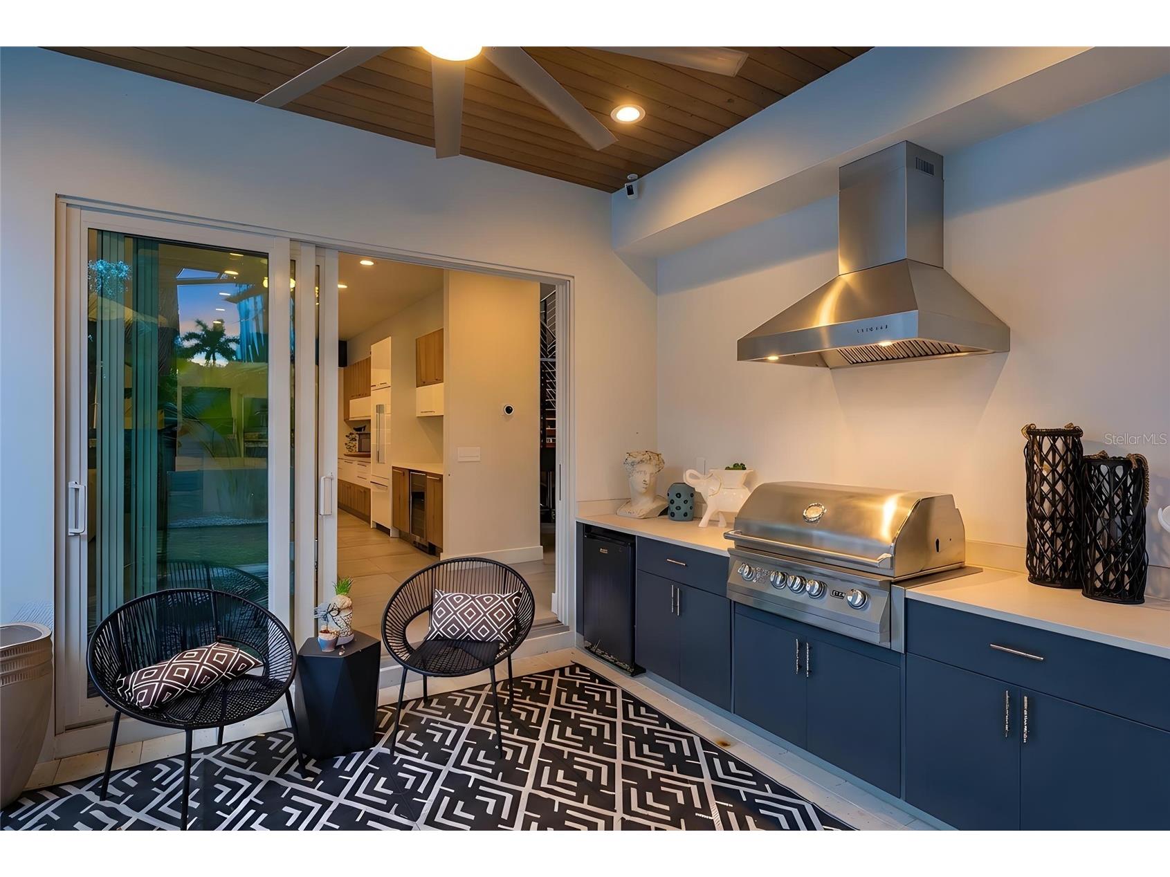 1732 Shoreland Drive Sarasota FL 34239 A4682616 image26