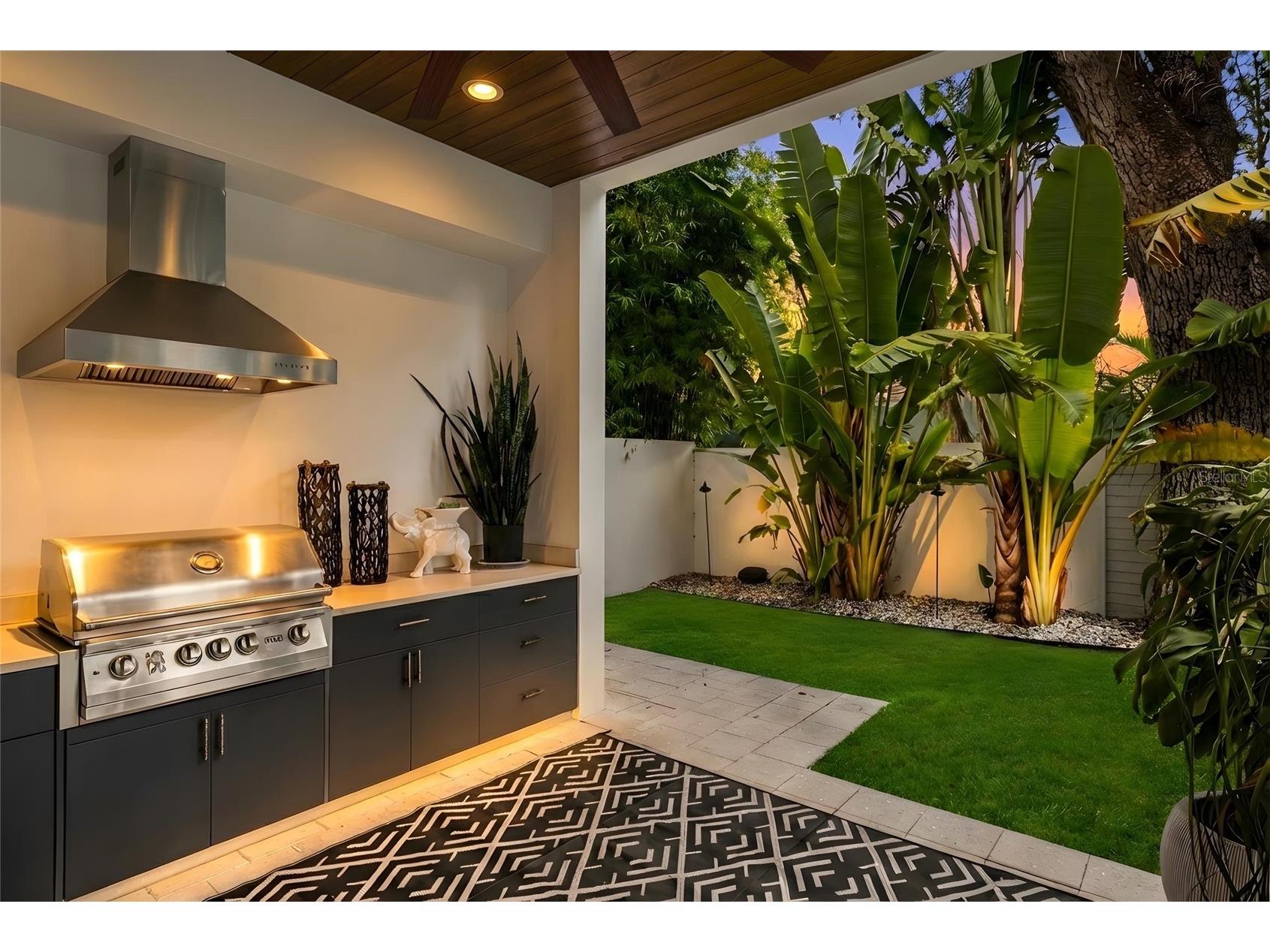 1732 Shoreland Drive Sarasota FL 34239 A4682616 image27