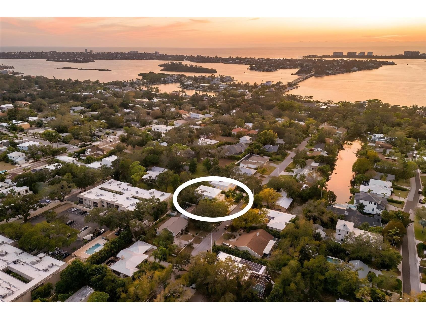 1732 Shoreland Drive Sarasota FL 34239 A4682616 image4