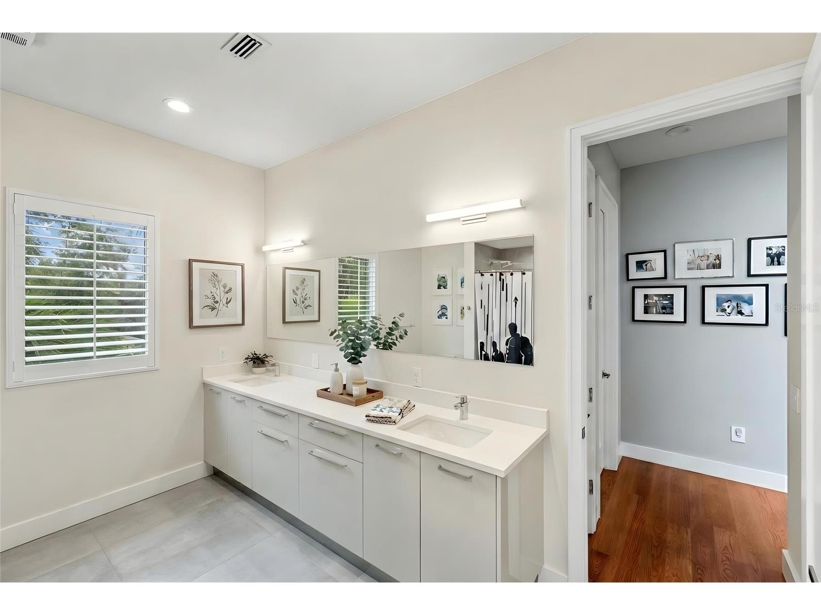 1732 Shoreland Drive Sarasota FL 34239 A4682616 image45