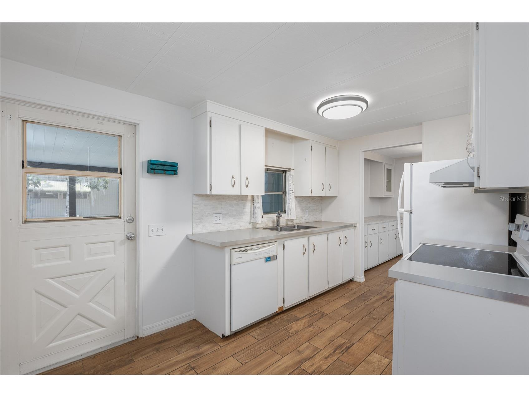 17320 Palm Drive Montverde FL 34756 - LAKE APOPKA G5110501 image10