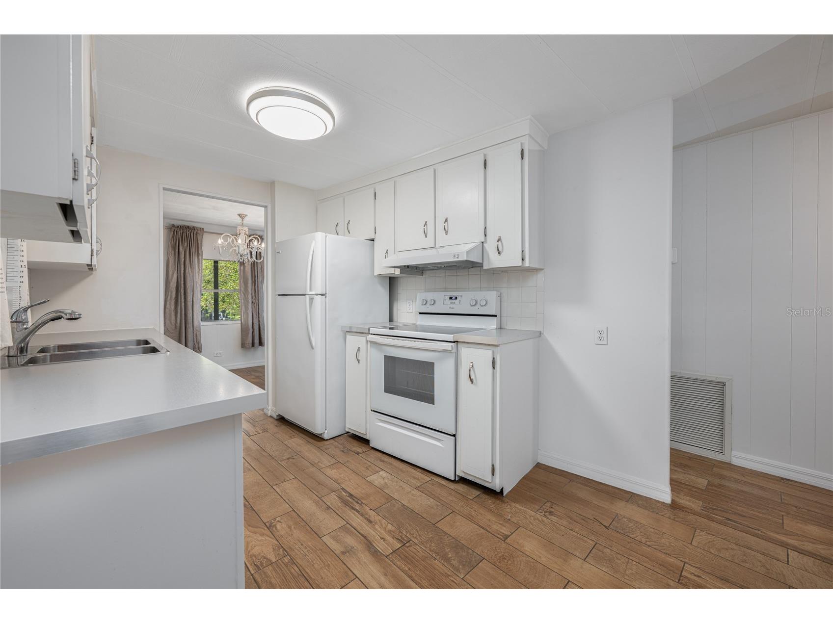 17320 Palm Drive Montverde FL 34756 - LAKE APOPKA G5110501 image9