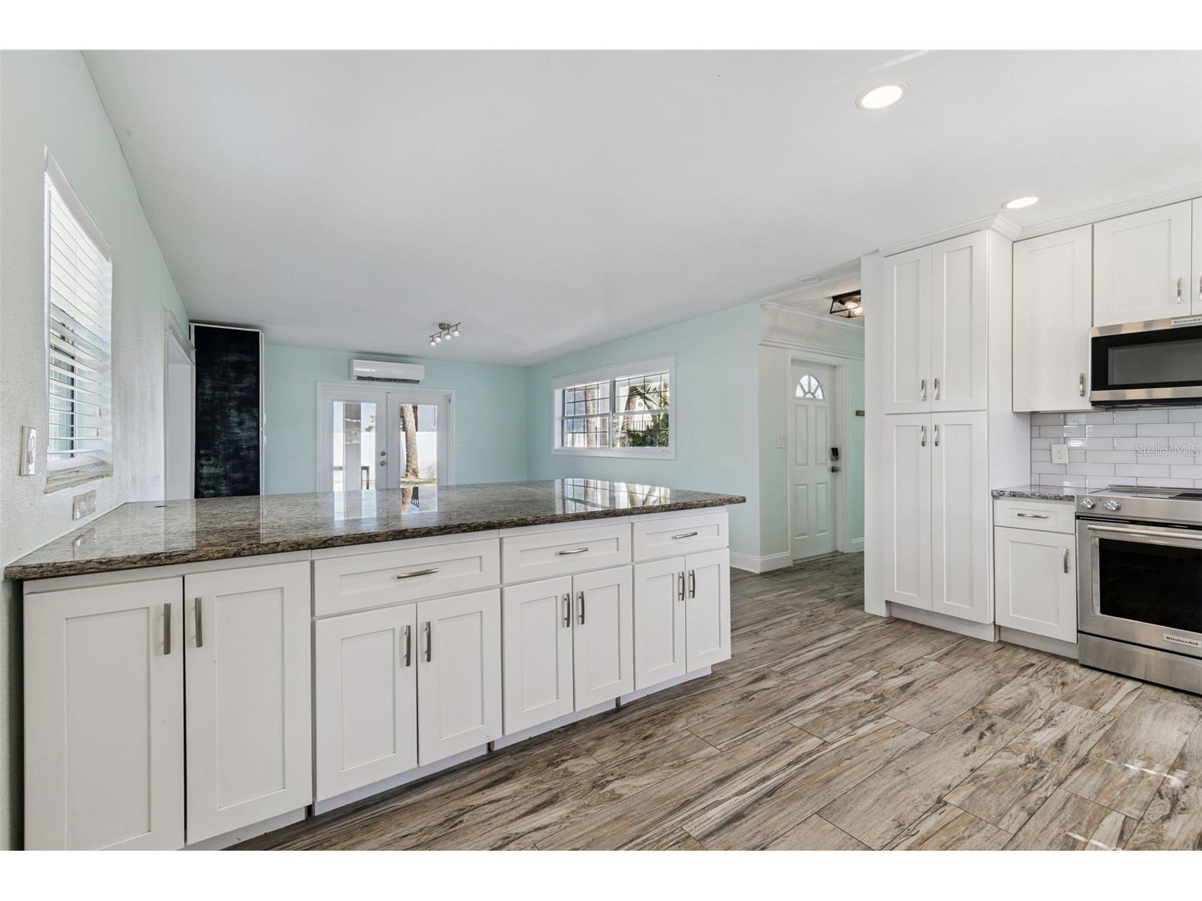 1733 Bayou Grande Boulevard NE Saint Petersburg FL 33703 - TAMPA BAY TB8465541 image12