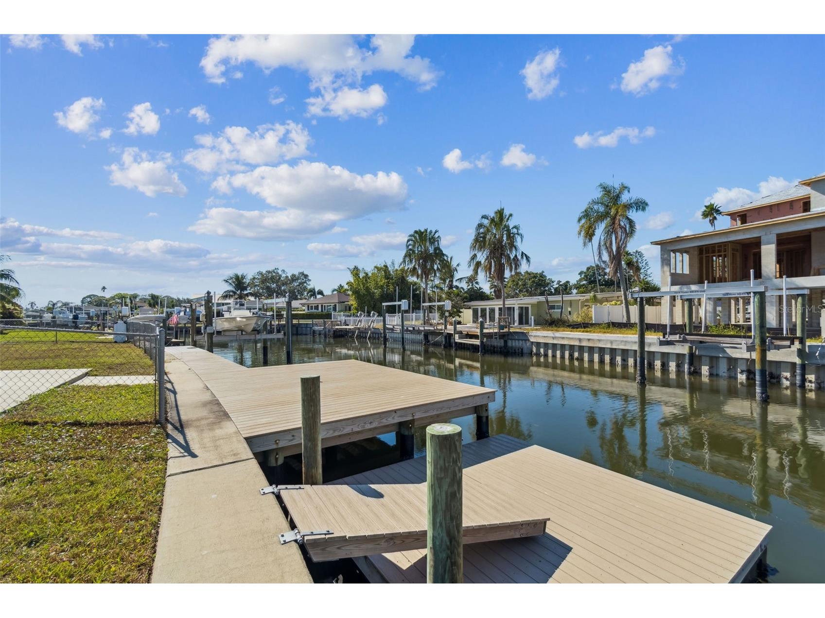 1733 Bayou Grande Boulevard NE Saint Petersburg FL 33703 - TAMPA BAY TB8465541 image2