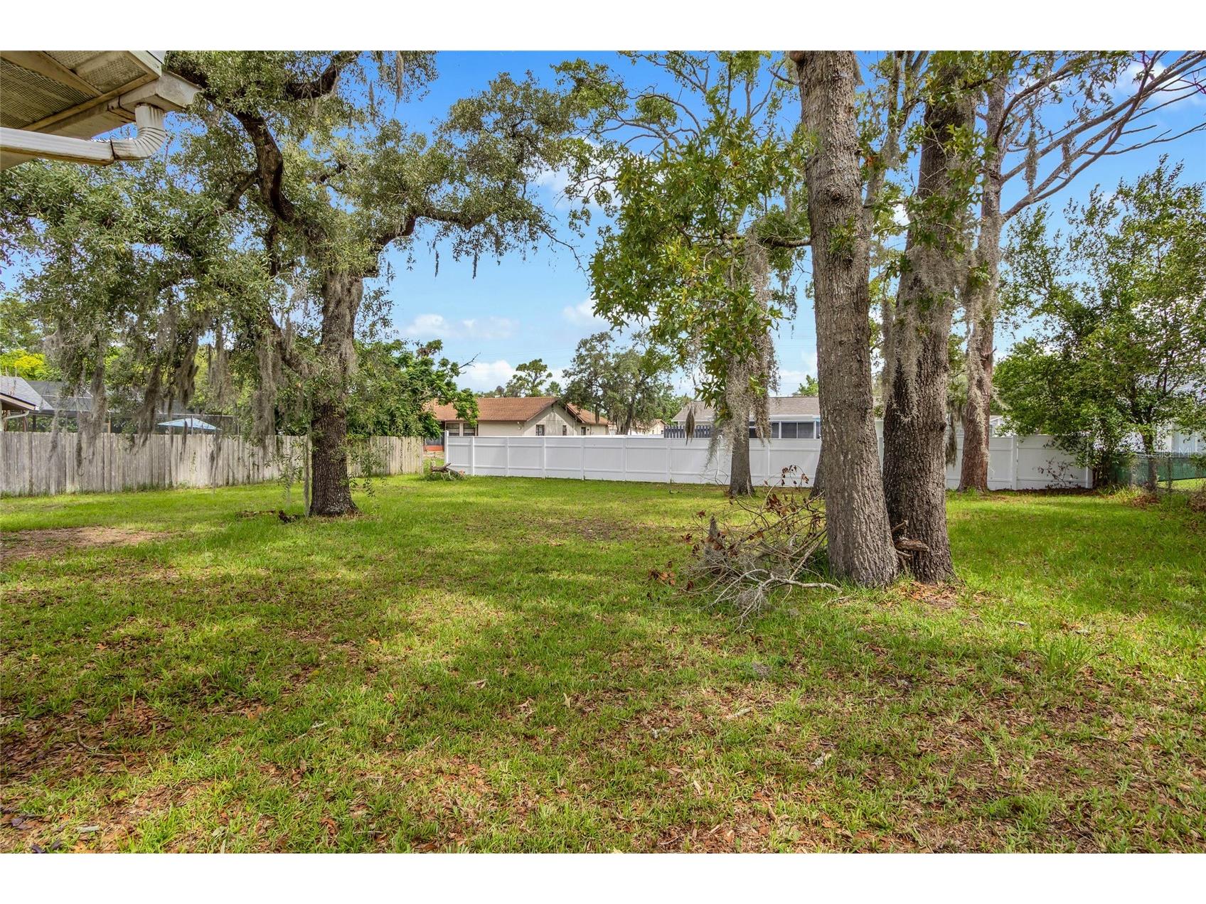 1733 Larkin Road Spring Hill FL 34608 W7886240 image13