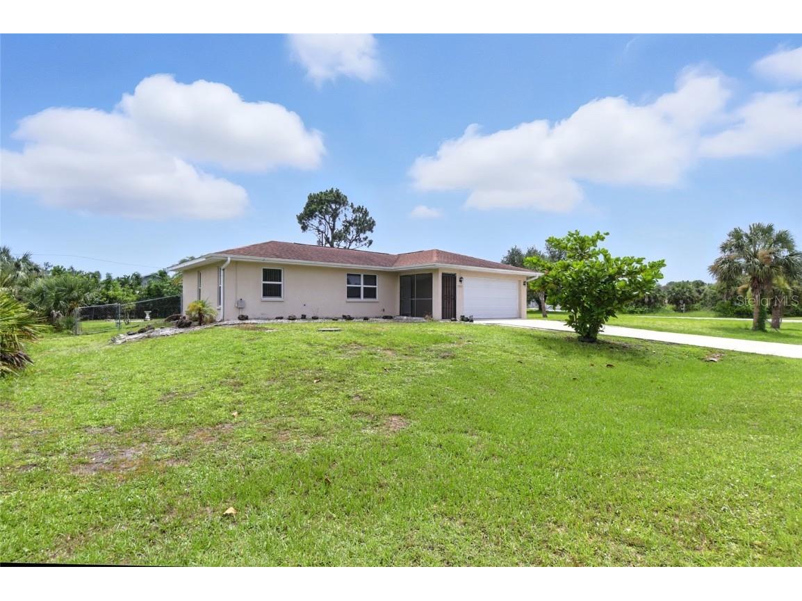 17333 Gulfspray Circle Port Charlotte FL 33948 C7512367 image1