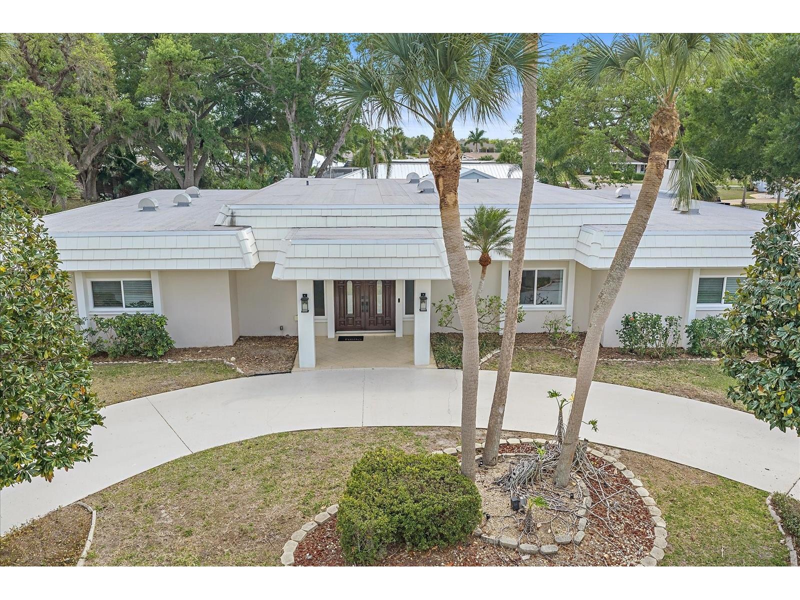 1734 Riviera Circle Sarasota FL 34232 A4688076 image1