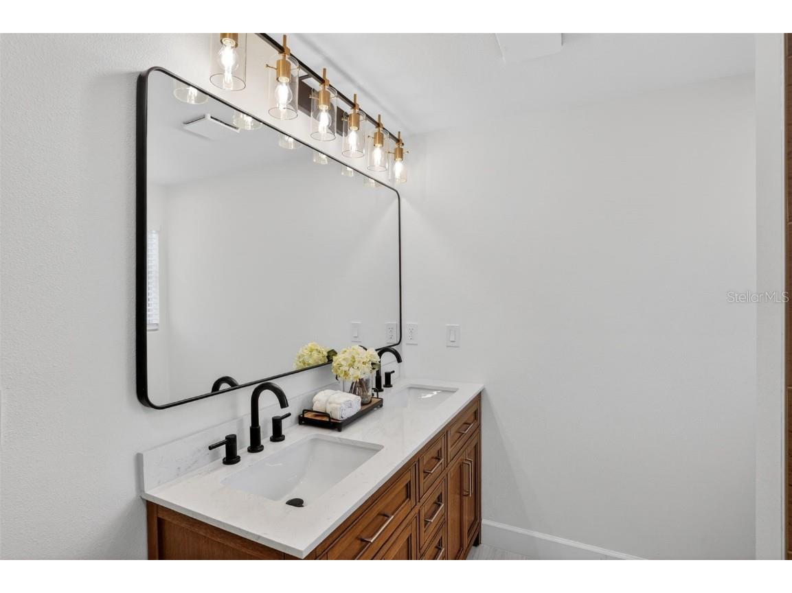 1735 Connecticut Avenue NE Saint Petersburg FL 33703 TB8462010 image10