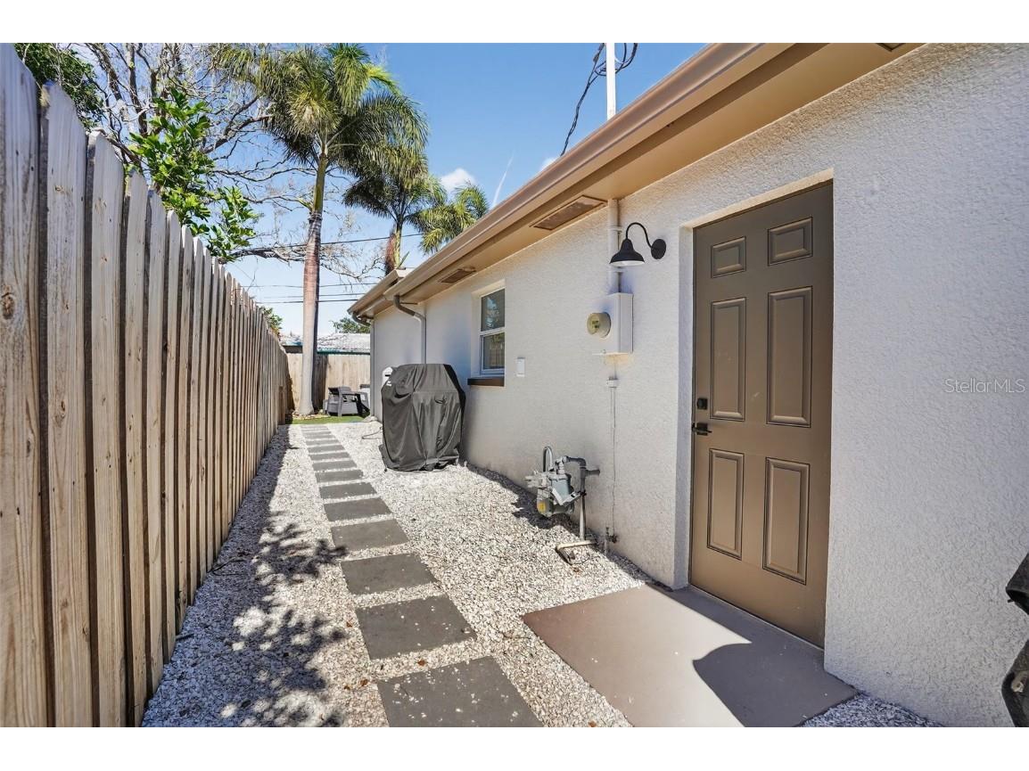 1735 Connecticut Avenue NE Saint Petersburg FL 33703 TB8462010 image20