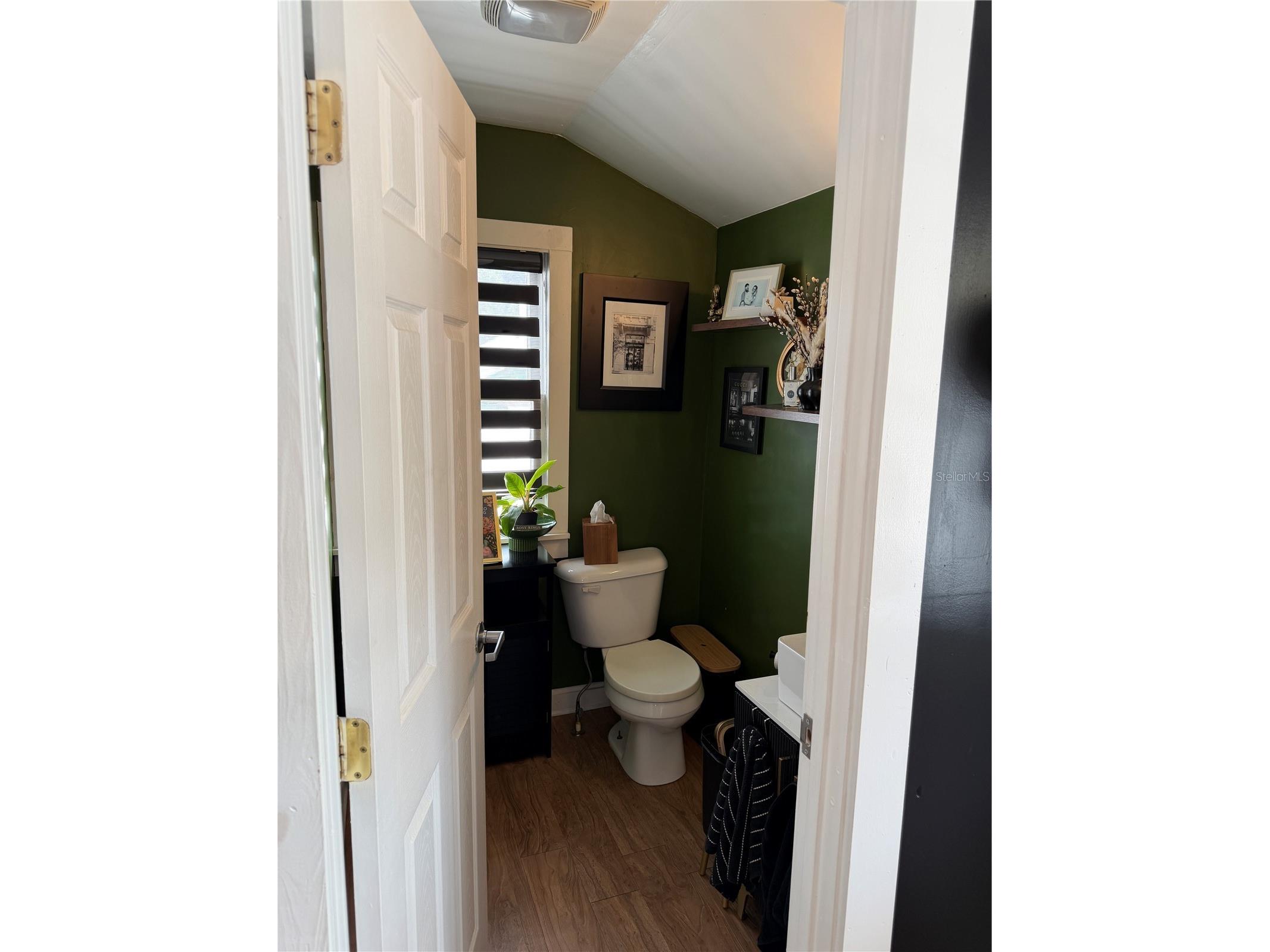 1735 Fruitville Road #B Sarasota FL 34236 A4699059 image10