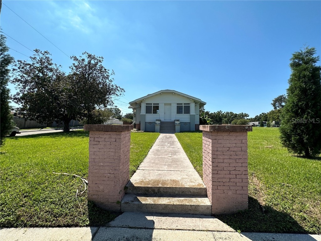 1735 Hallam Drive Lakeland FL 33813 L4939692 image1