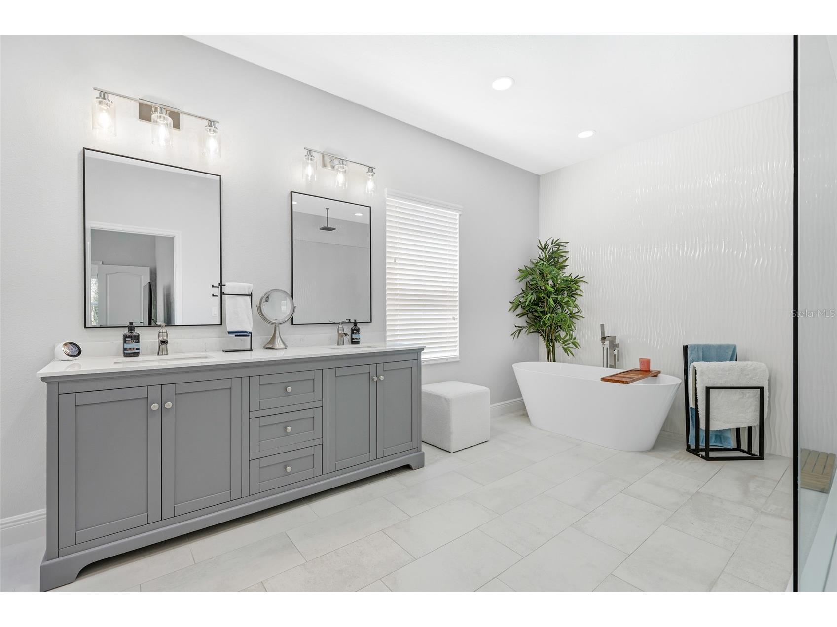 1735 Lake Verona Circle Bradenton FL 34211 A4687293 image4
