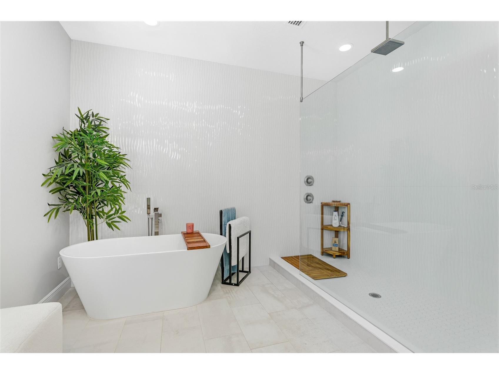 1735 Lake Verona Circle Bradenton FL 34211 A4687293 image5