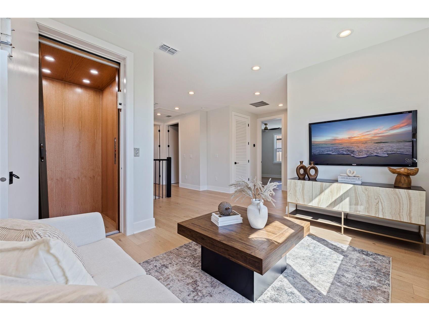 1735 Massachusetts Avenue NE Saint Petersburg FL 33703 U8245988 image30