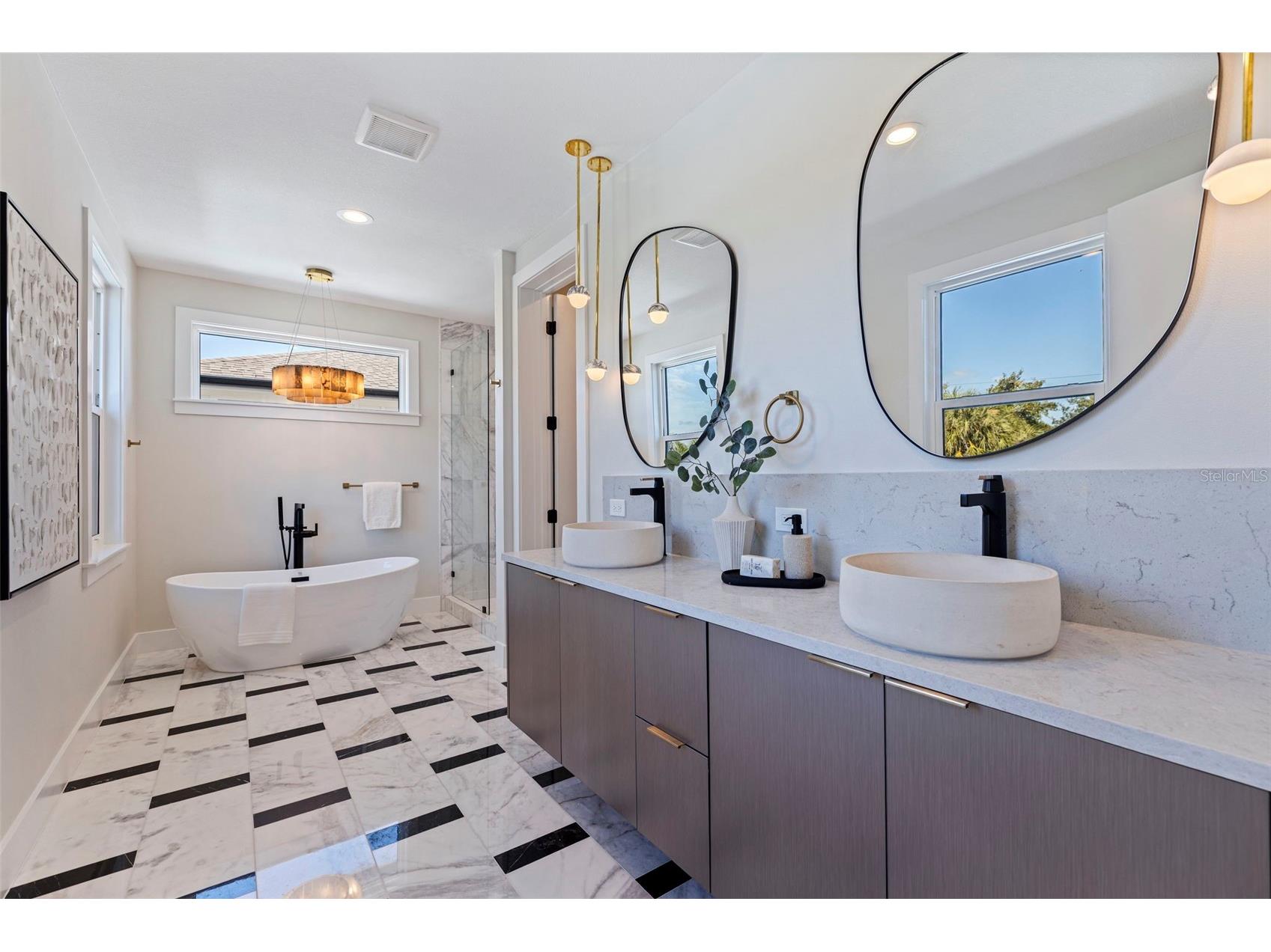 1735 Massachusetts Avenue NE Saint Petersburg FL 33703 U8245988 image35