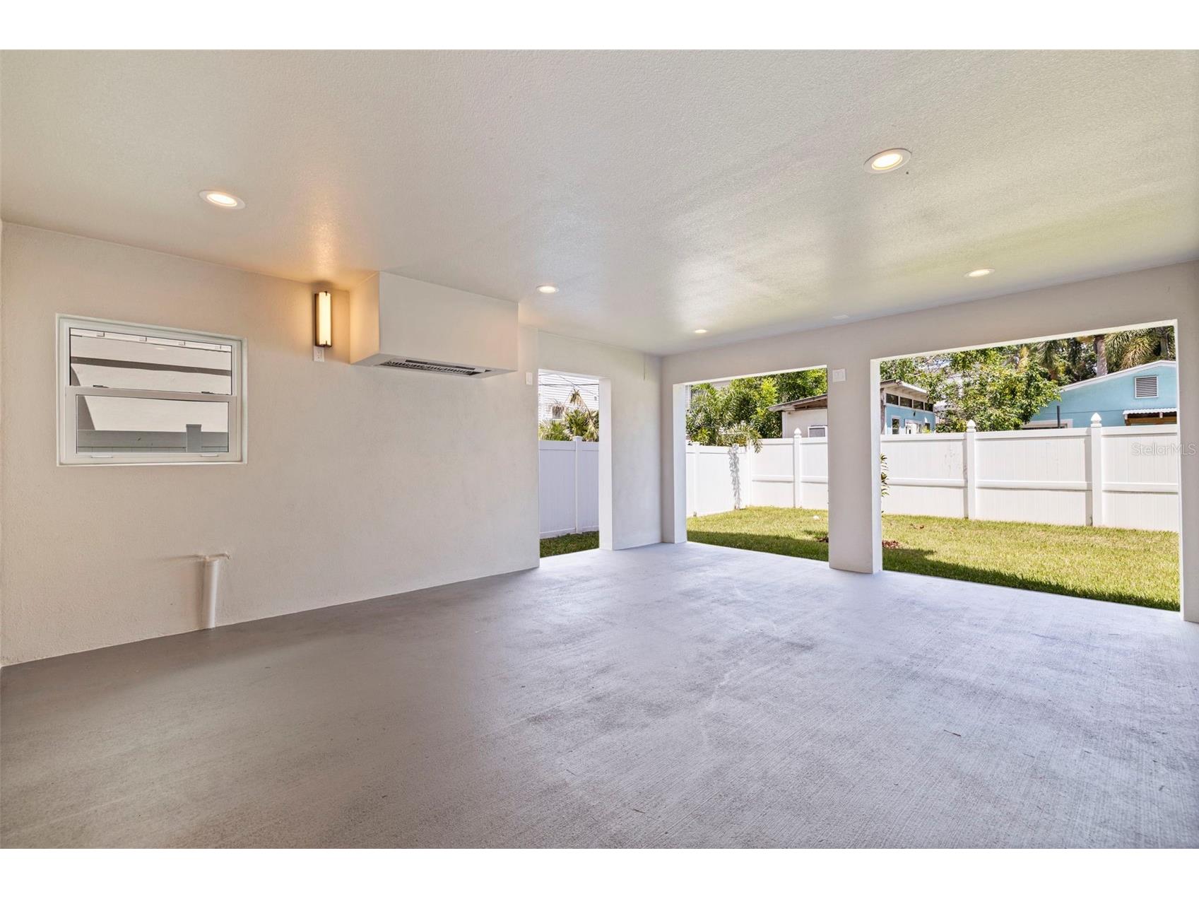 1735 Massachusetts Avenue NE Saint Petersburg FL 33703 U8245988 image43