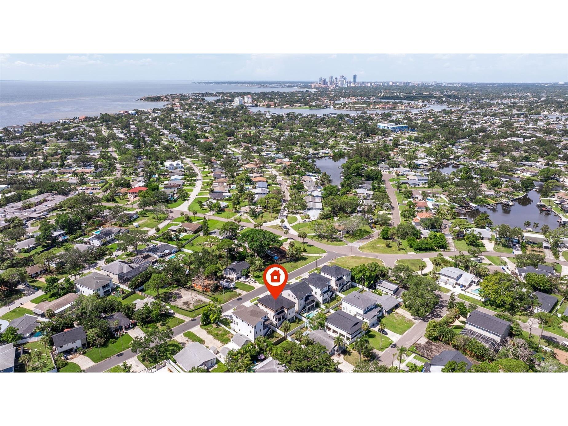 1735 Massachusetts Avenue NE Saint Petersburg FL 33703 U8245988 image54