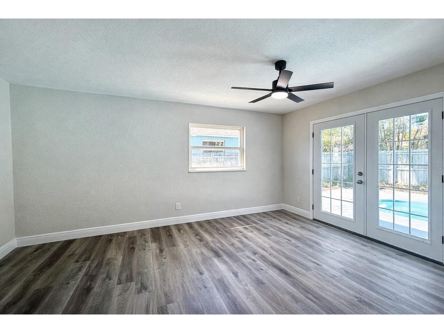 1735 Michigan Avenue NE Saint Petersburg FL 33703 TB8463185 image15