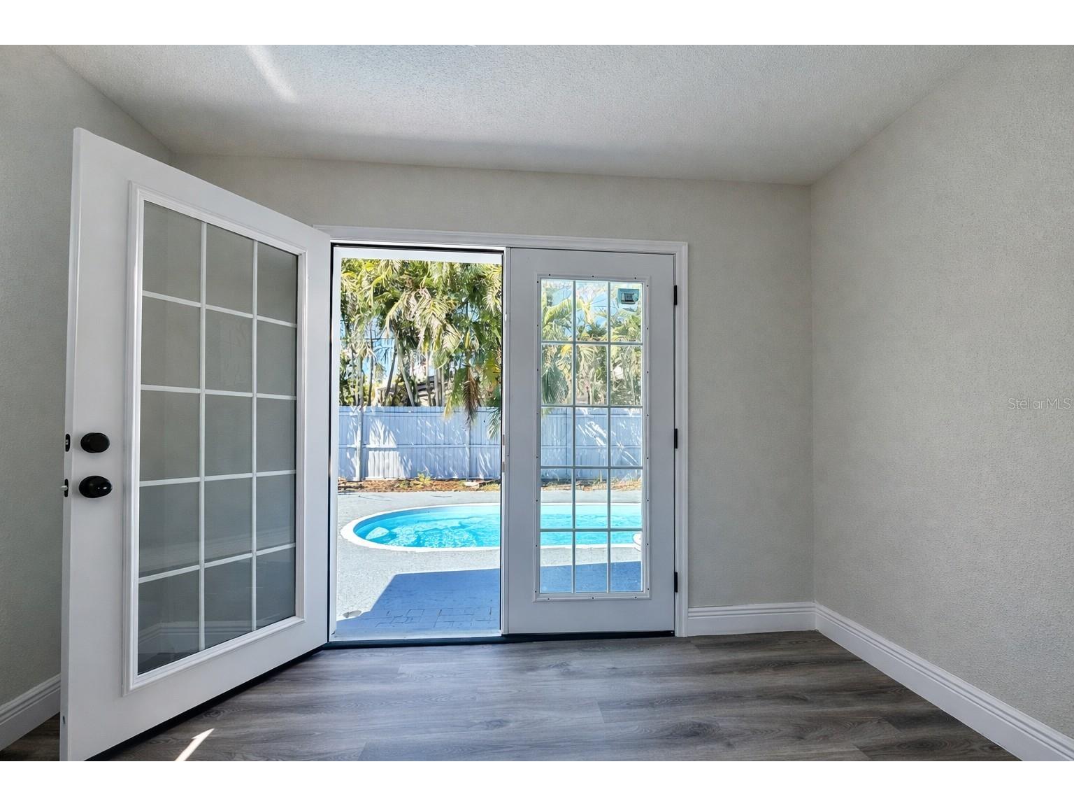1735 Michigan Avenue NE Saint Petersburg FL 33703 TB8463185 image16