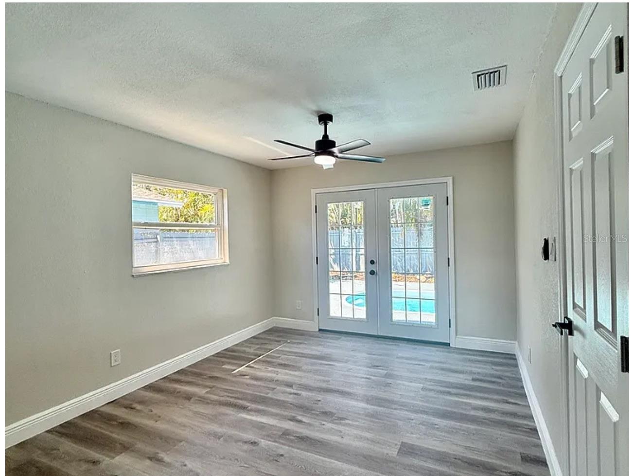 1735 Michigan Avenue NE Saint Petersburg FL 33703 TB8463185 image17