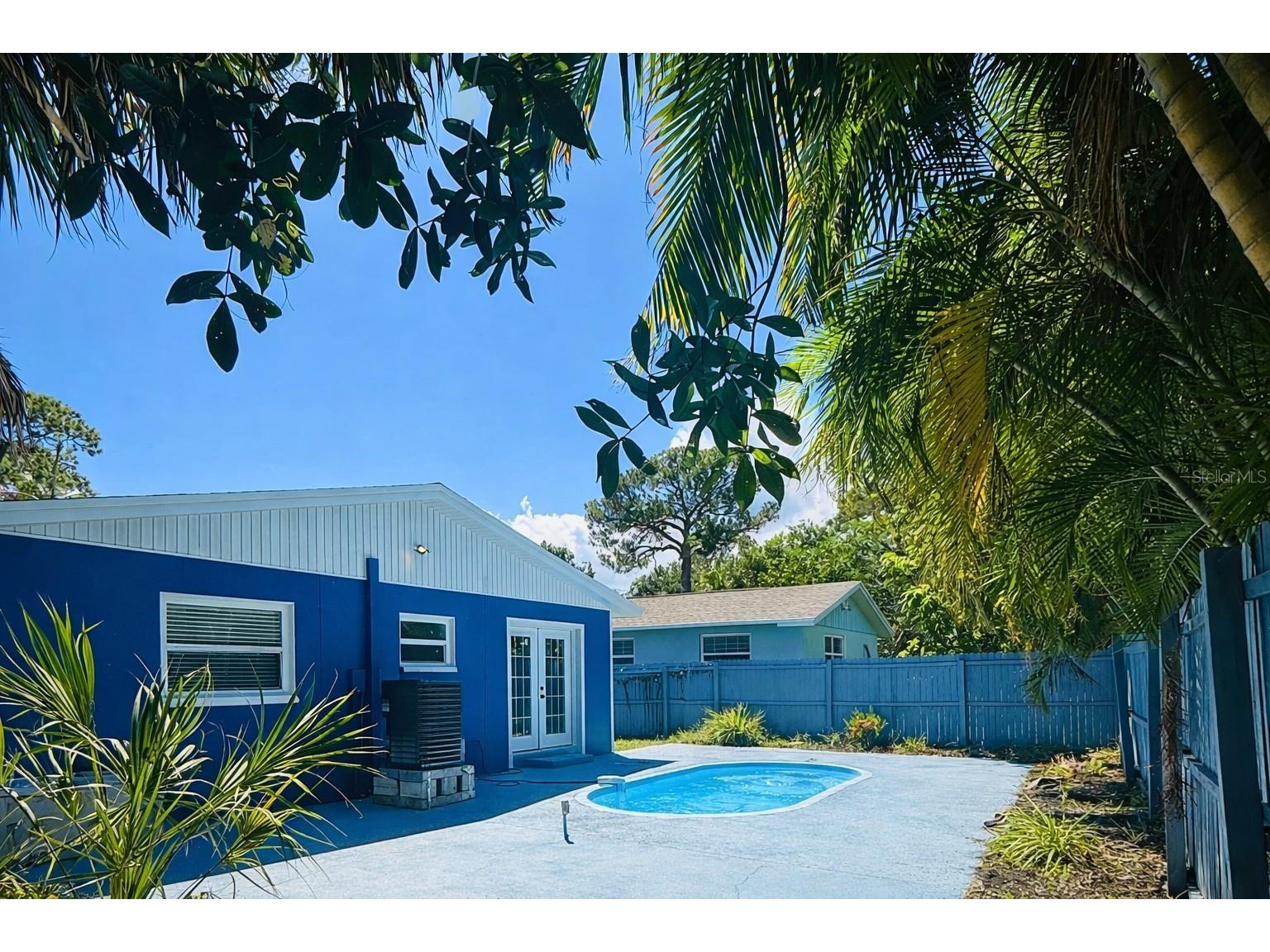 1735 Michigan Avenue NE Saint Petersburg FL 33703 TB8463185 image2