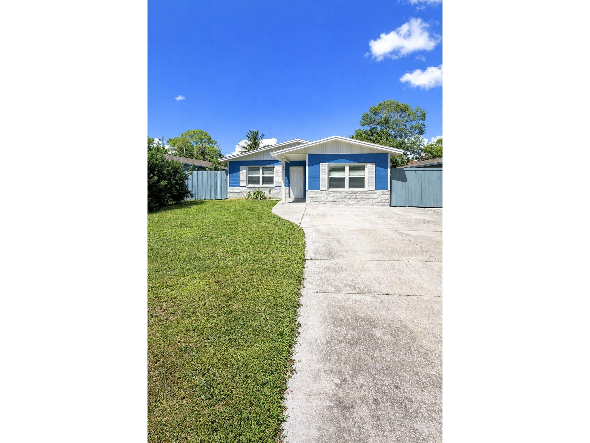 1735 Michigan Avenue NE Saint Petersburg FL 33703 TB8463185 image3