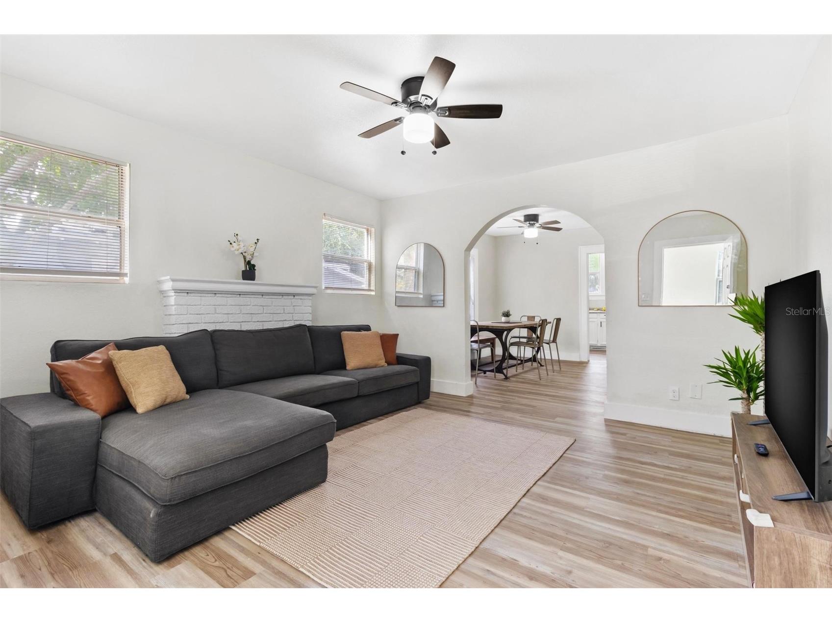 1735 Yale Street S Saint Petersburg FL 33712 TB8464307 image1