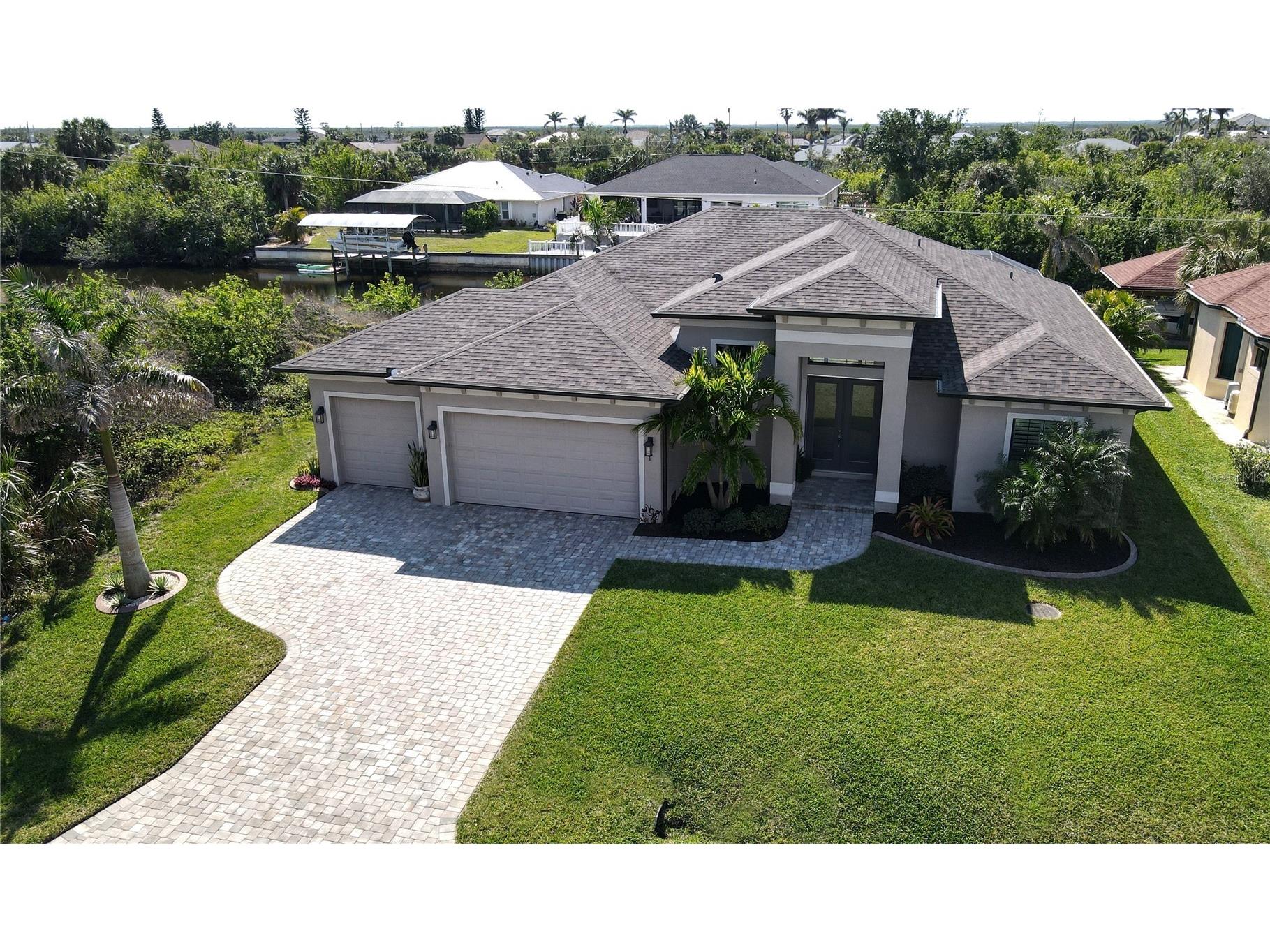 17350 Bayharbor Circle Port Charlotte FL 33948 - SKIPPER WATERWAY C7520203 image1