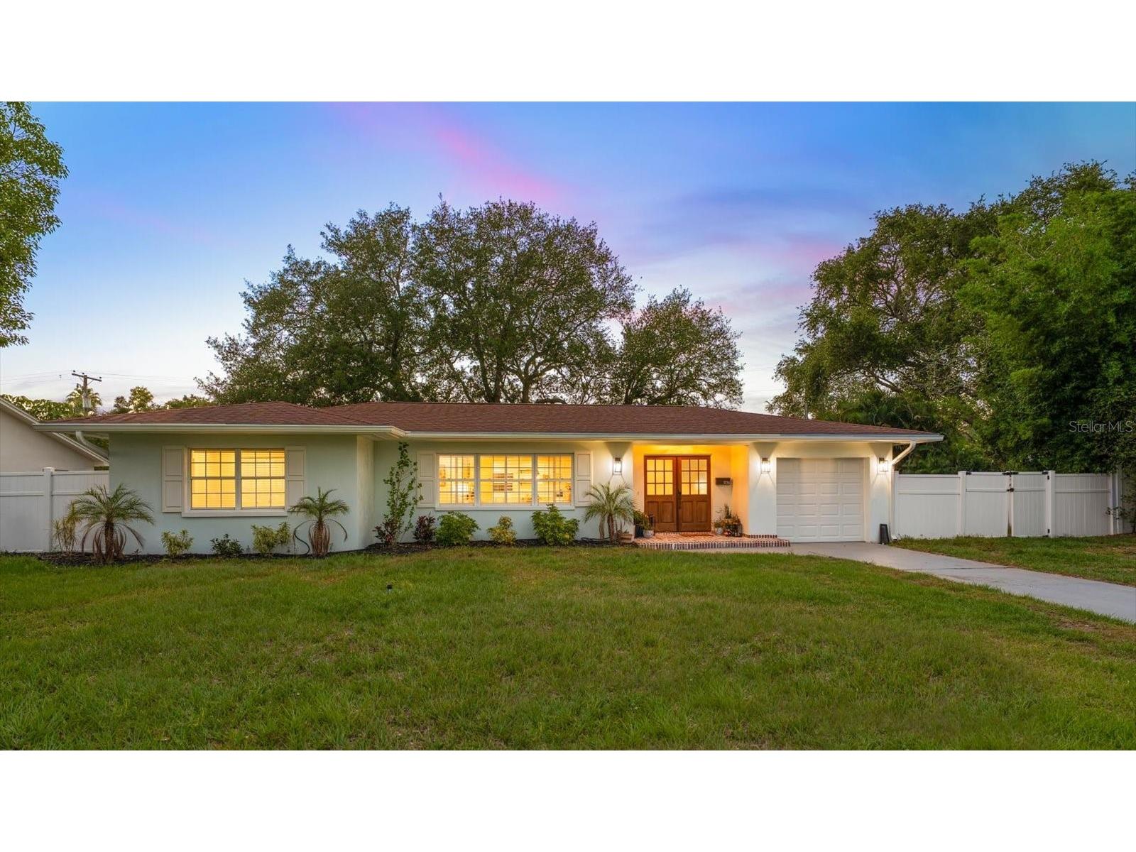 1736 Golf View Drive Belleair FL 33756 TB8512384 image1