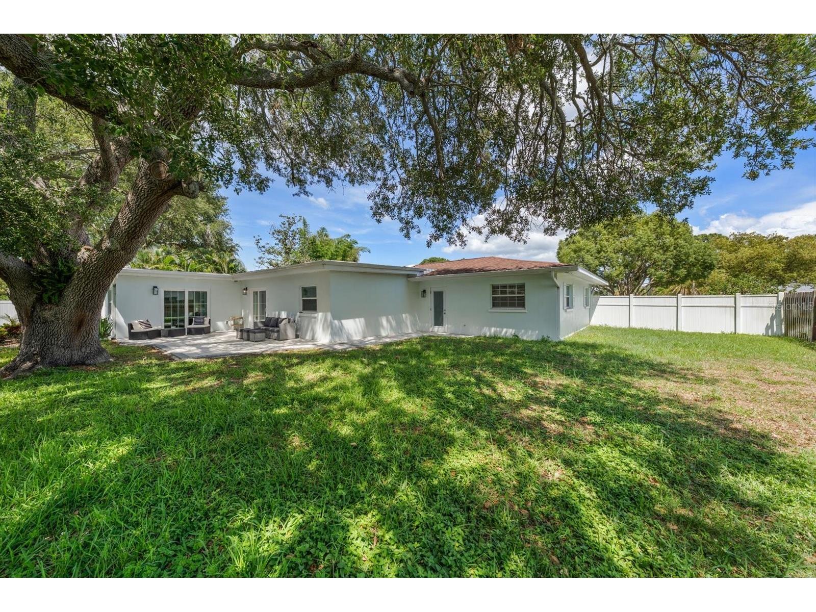 1736 Golf View Drive Belleair FL 33756 TB8512384 image40