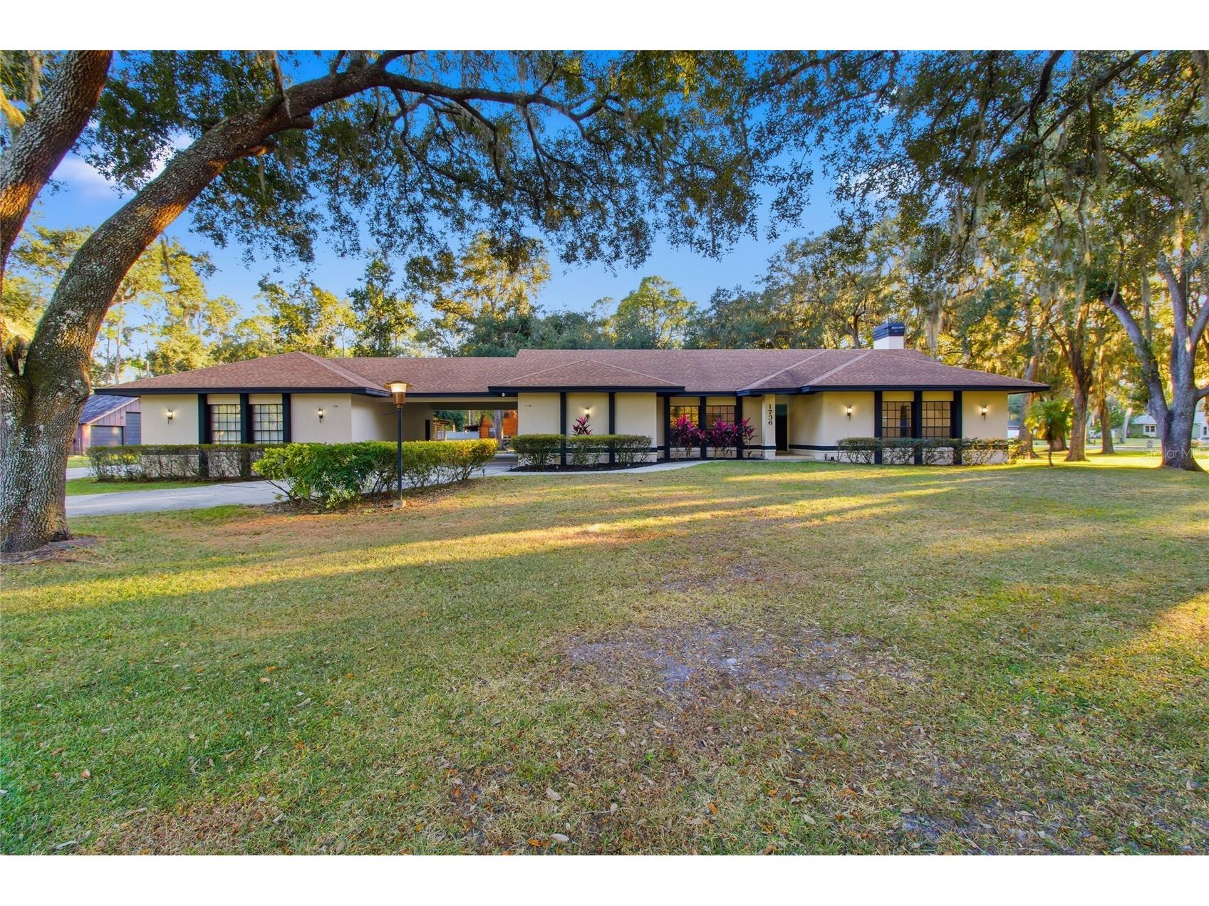 1736 Itchepackesassa Drive Lakeland FL 33810 L4958187 image1