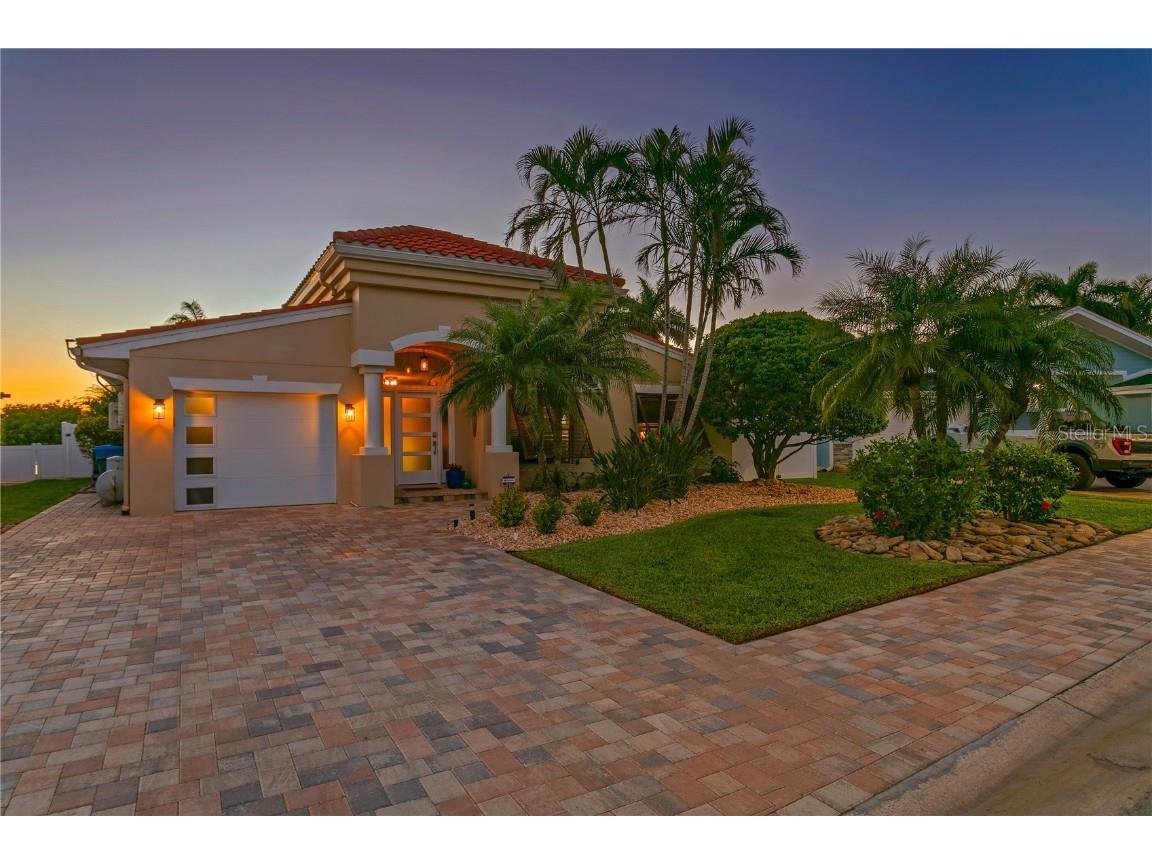 17360 Rosa Lee Way North Redington Beach FL 33708 - BOCA CIEGA BAY U8229964 image1