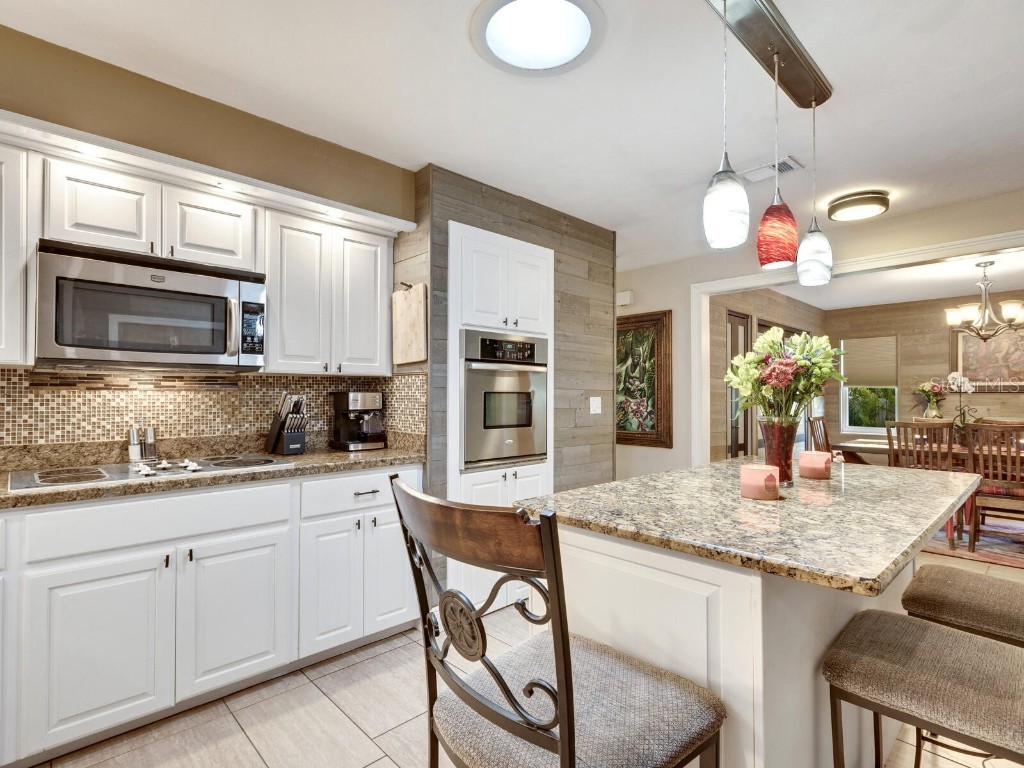 1737 Bay Street Sarasota FL 34236 A4674614 image14