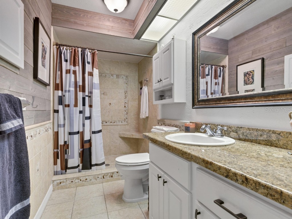 1737 Bay Street Sarasota FL 34236 A4674614 image18