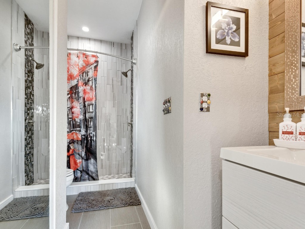 1737 Bay Street Sarasota FL 34236 A4674614 image25