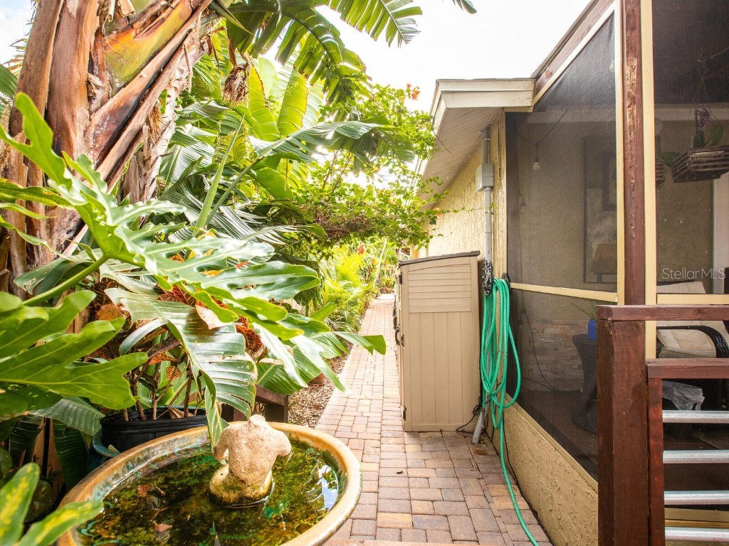 1737 Bay Street Sarasota FL 34236 A4674614 image36