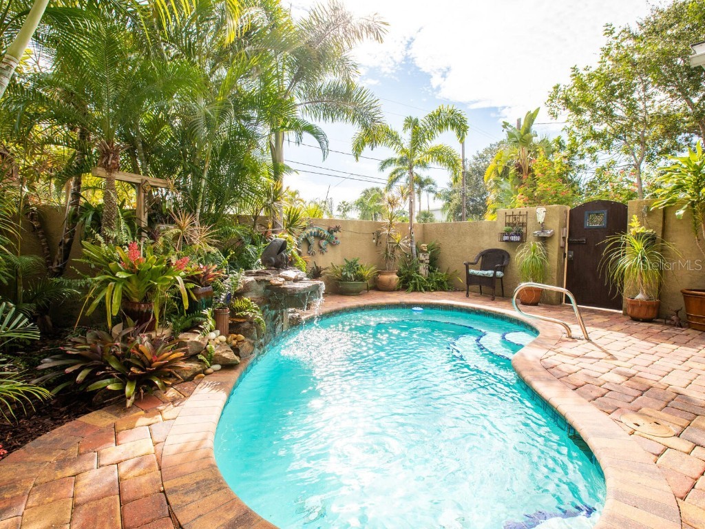 1737 Bay Street Sarasota FL 34236 A4674614 image46