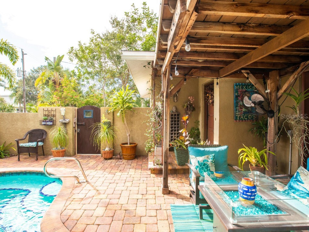 1737 Bay Street Sarasota FL 34236 A4674614 image48