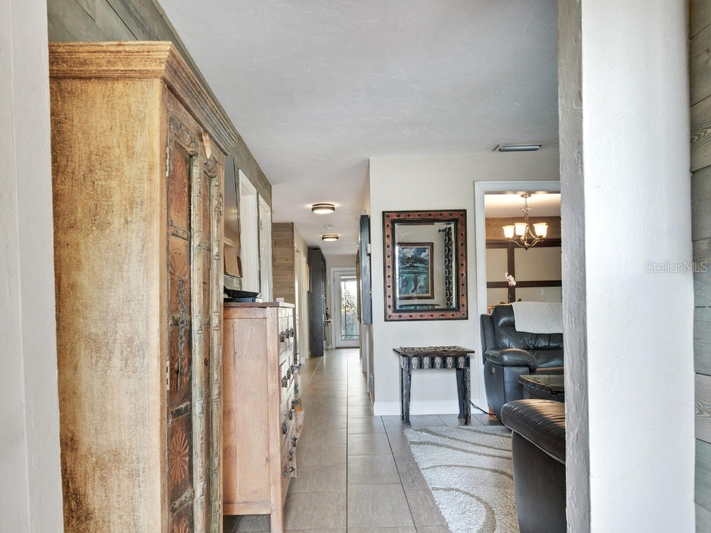 1737 Bay Street Sarasota FL 34236 A4674614 image5