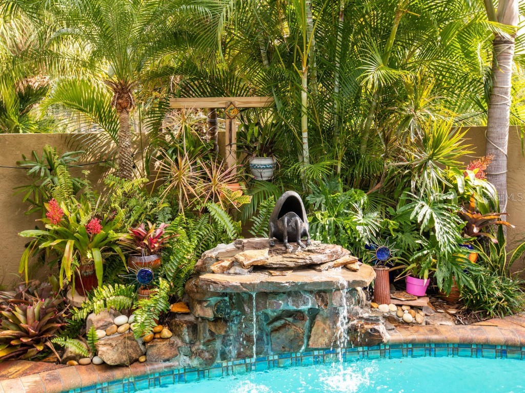 1737 Bay Street Sarasota FL 34236 A4674614 image53